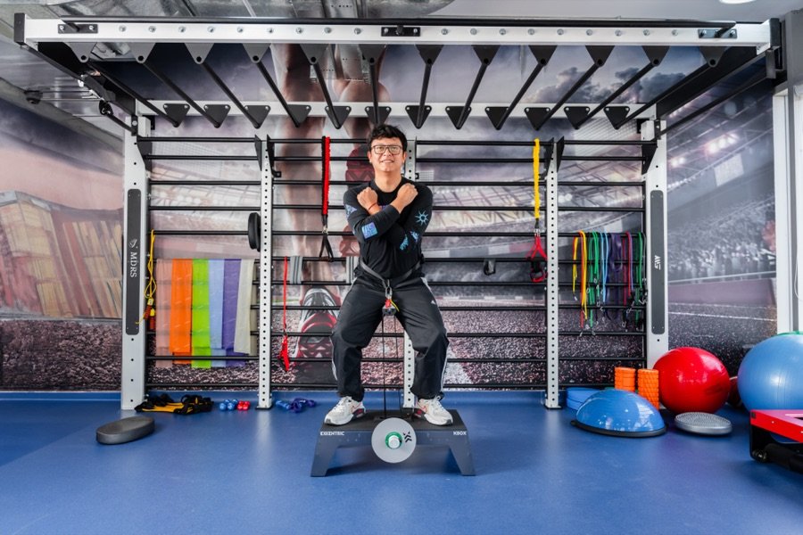 Entrenamiento isoinercial y ejercicio terapéutico